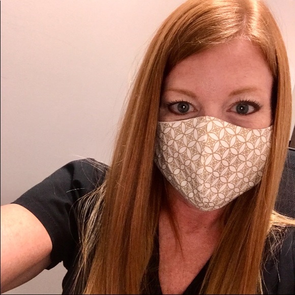 Dancing Mickey Mouse & Minnie Face Mask - Picture 3 of 11